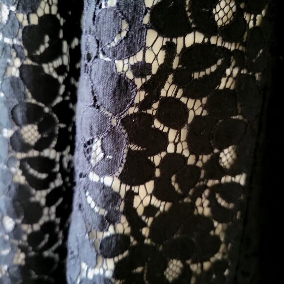 Talbots Women's Black Lace Overlay Skirt  Floral Pattern  Size 12 - Picture 7 of 10